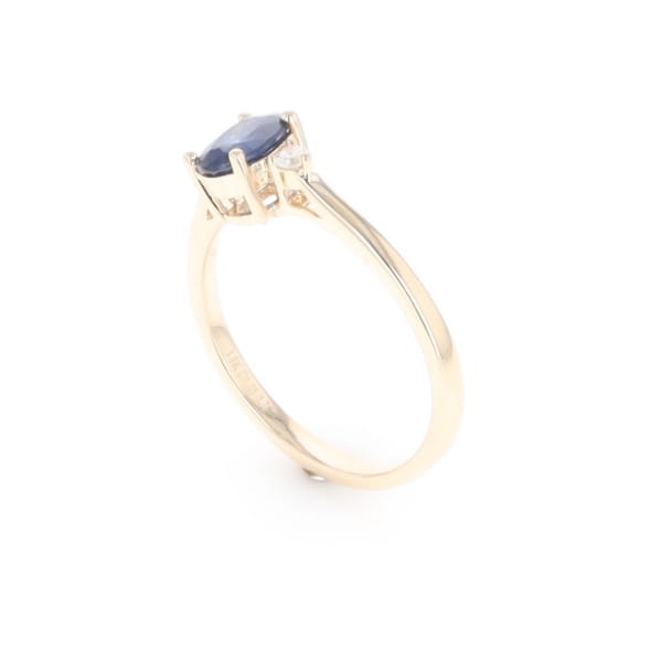 Oval Sapphire Ring With 2 Accent Diamonds
