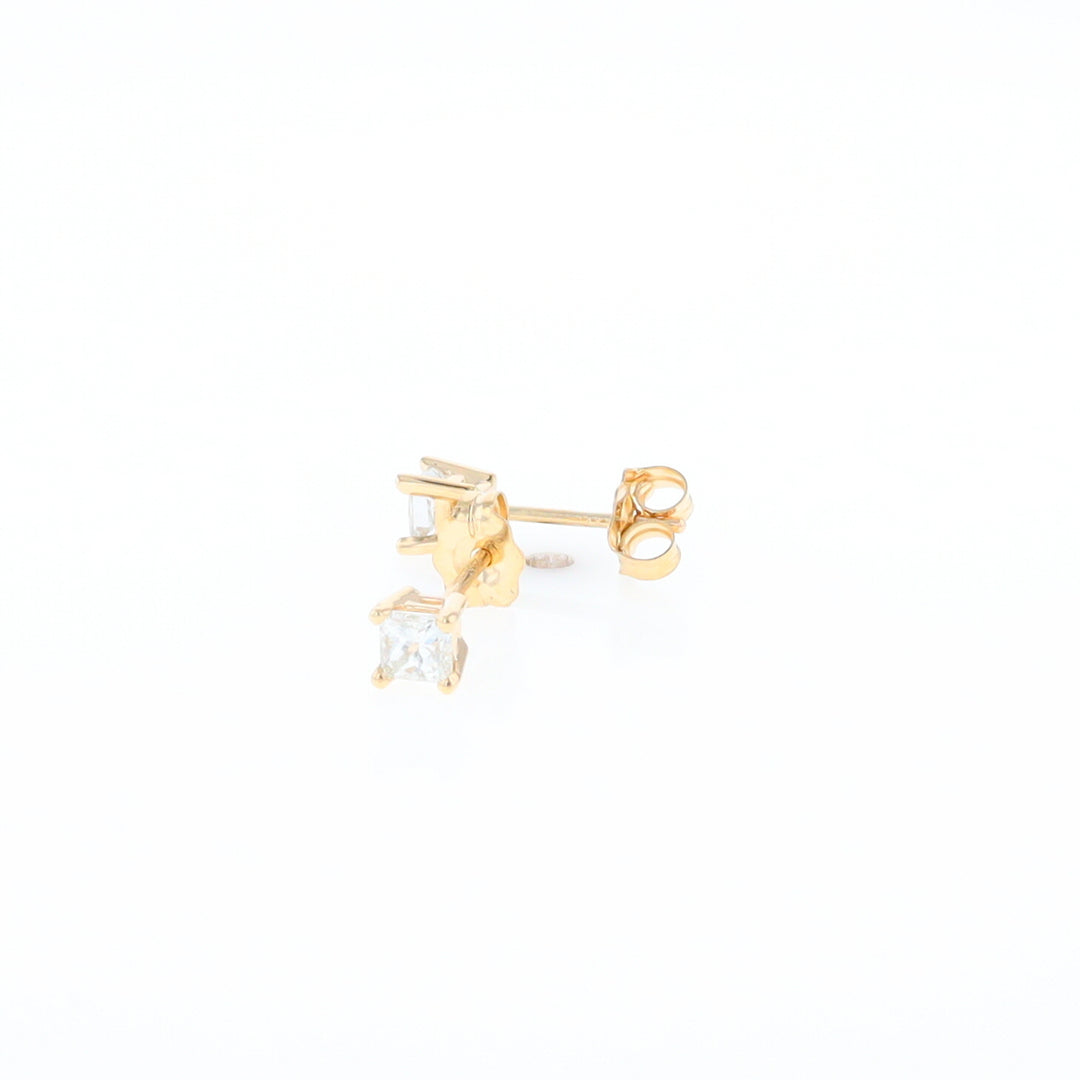 0.39ctw Diamond Stud Earrings