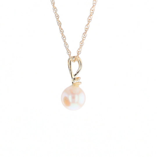 Pearl Pendant with Diamond Accent