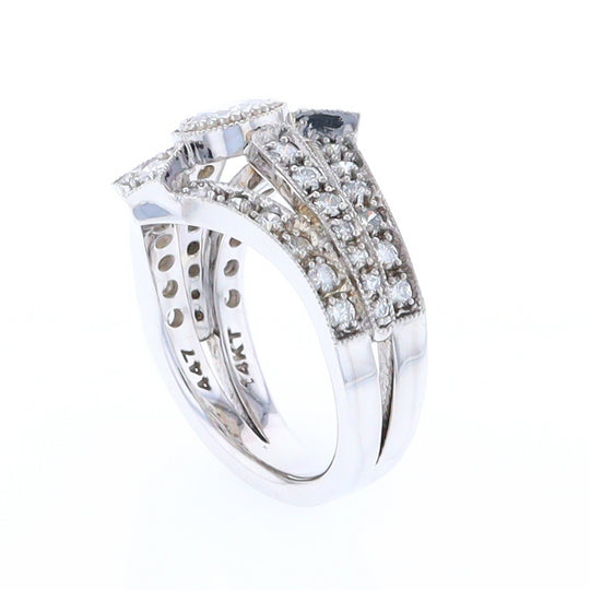 The Queen's Ring - Salt and Pepper