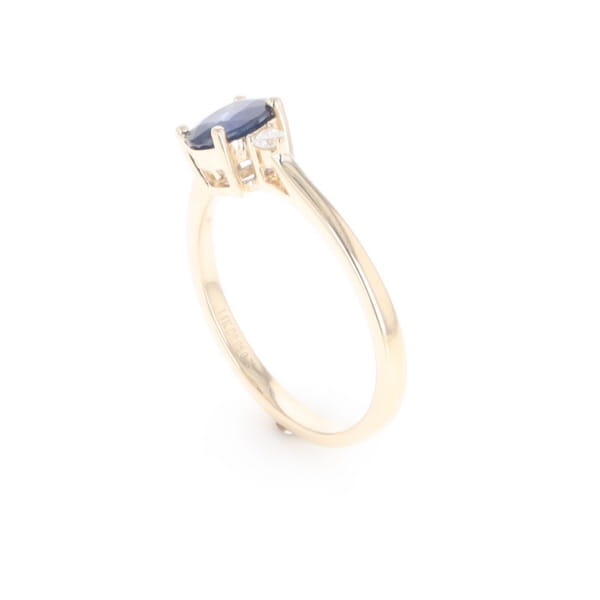 Oval Sapphire Ring With 2 Accent Diamonds