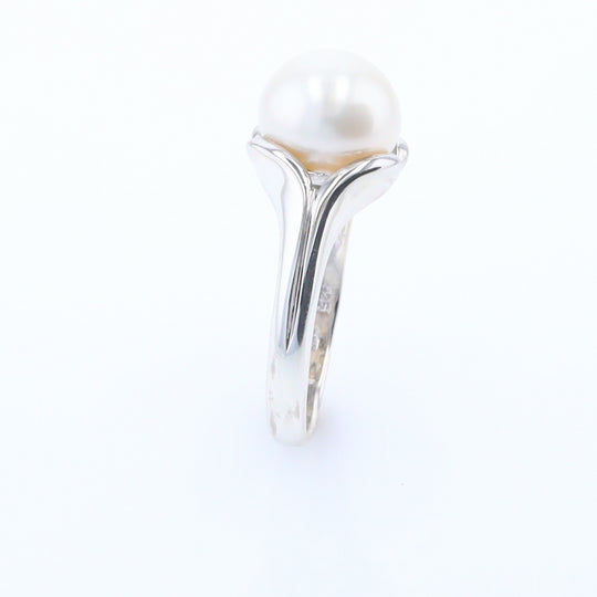 Solitaire Pearl Ring