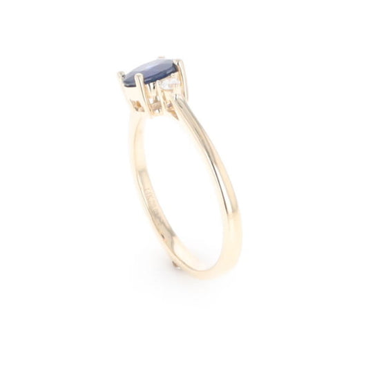 Oval Sapphire Ring With 2 Accent Diamonds
