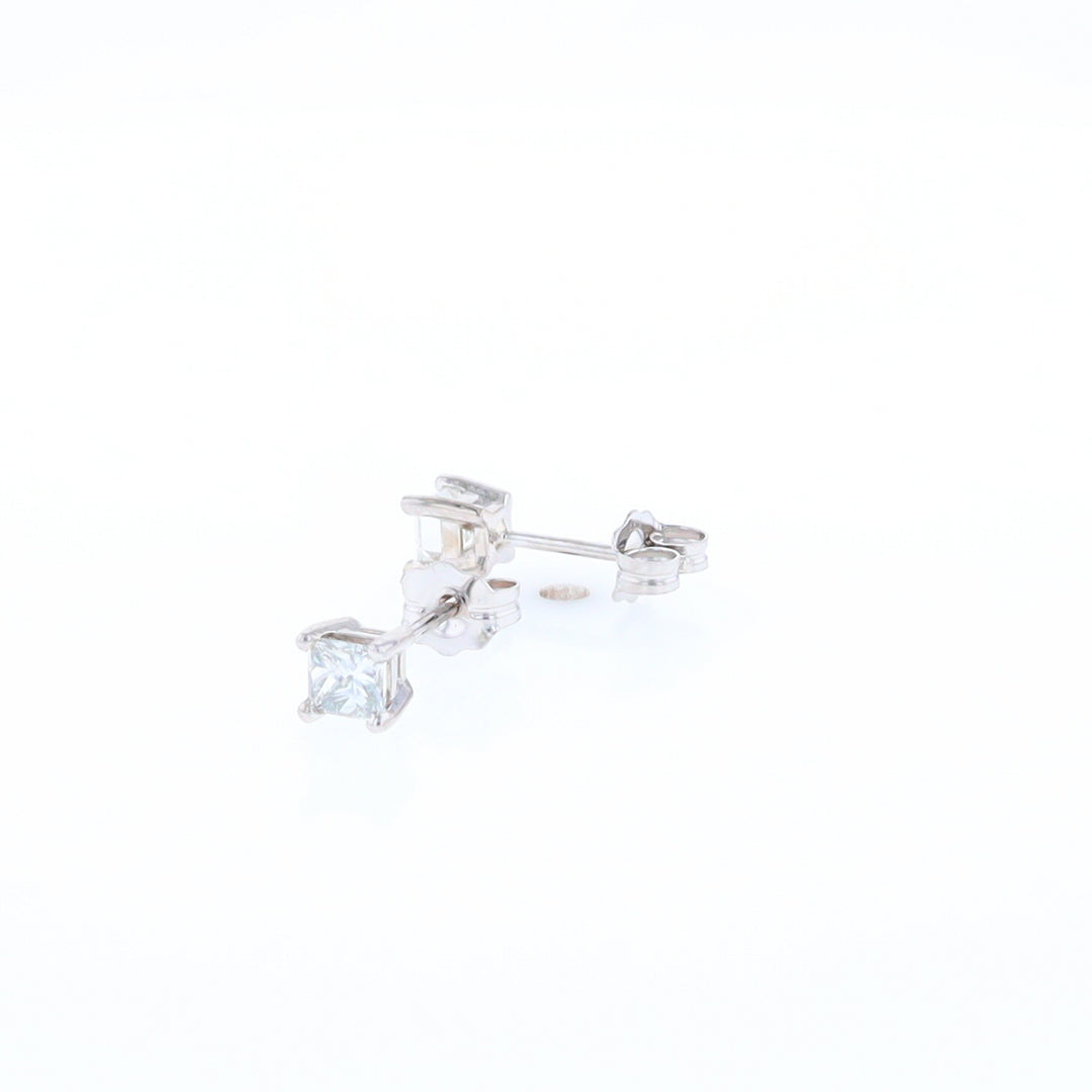 0.51ctw Diamond Stud Earrings