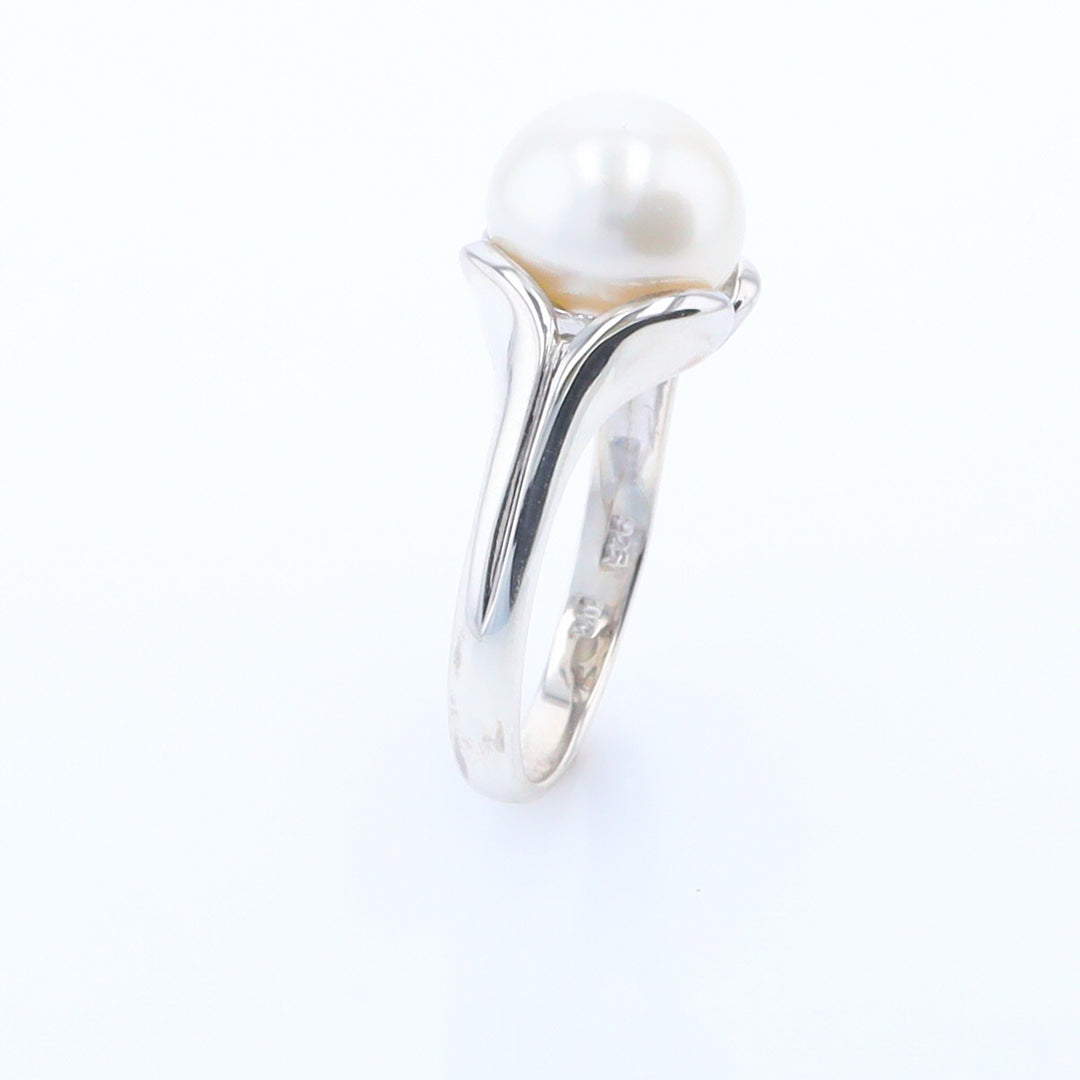 Solitaire Pearl Ring