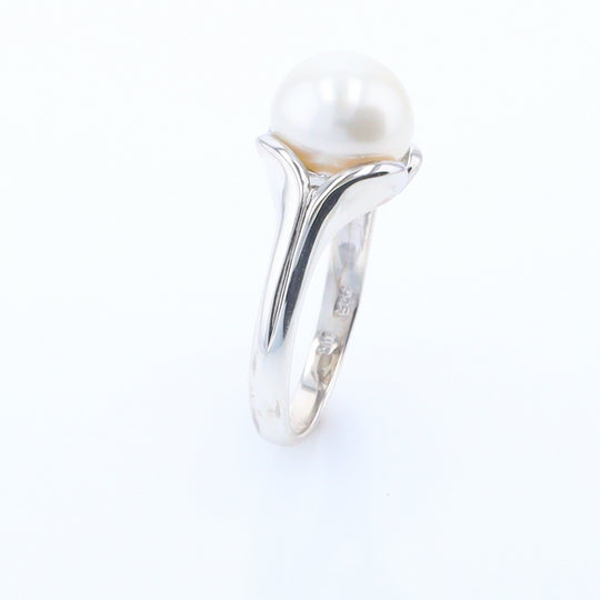 Solitaire Pearl Ring