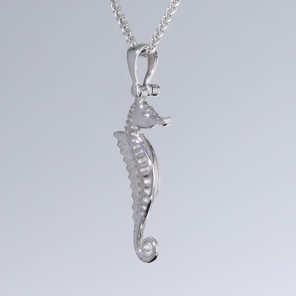 Opal Pendant Inlaid Realistic Sea Horse Design