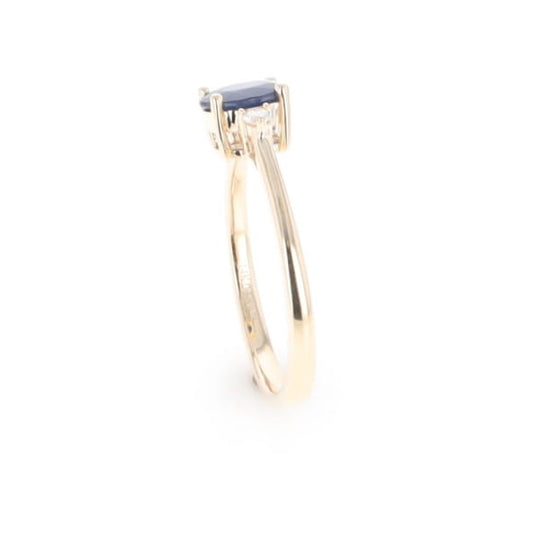 Oval Sapphire Ring With 2 Accent Diamonds
