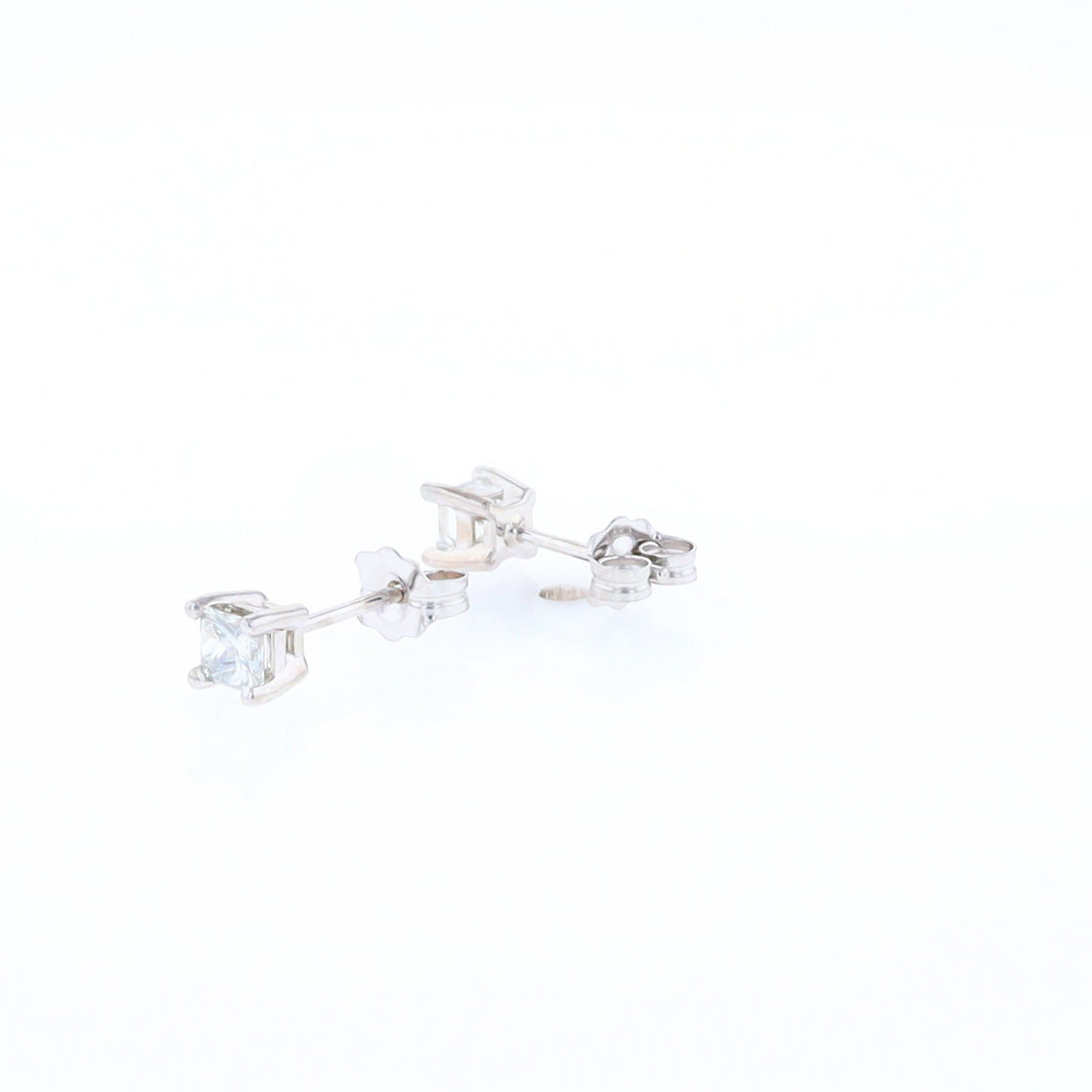 0.51ctw Diamond Stud Earrings