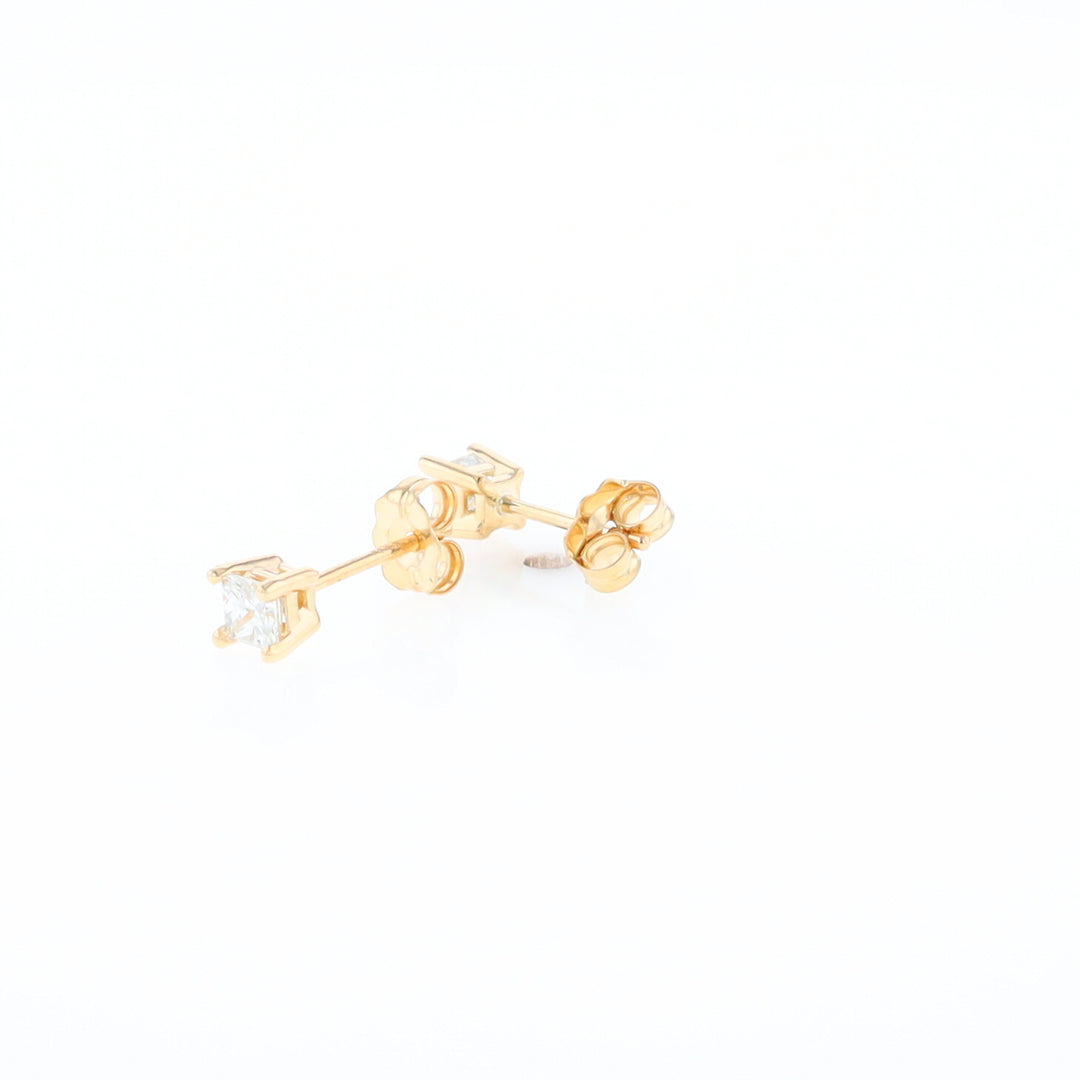 0.39ctw Diamond Stud Earrings