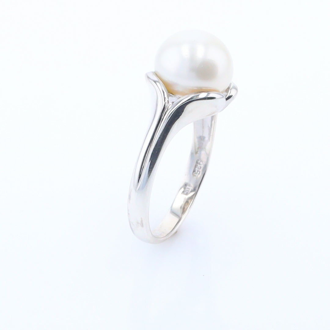 Solitaire Pearl Ring