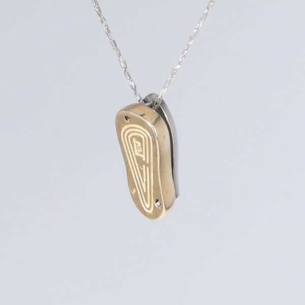 Opal Pendant Inlaid Single Sandal Design