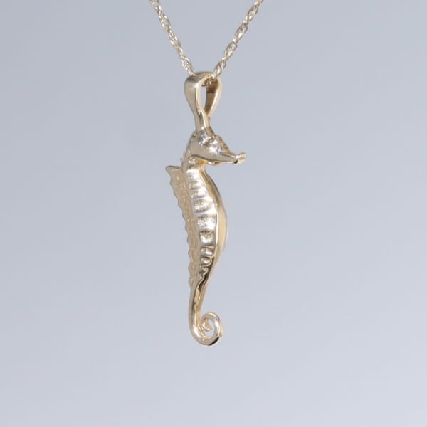 Opal Pendant Inlaid Realistic Sea Horse Design