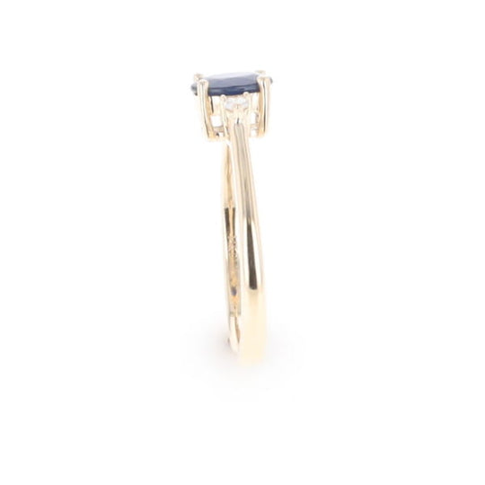 Oval Sapphire Ring With 2 Accent Diamonds