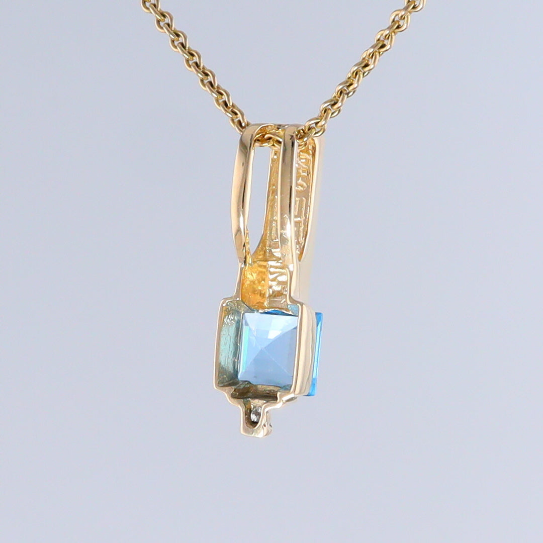 Opal Pendant Rectangle Inlaid with Peridot and 0.03ctw Round Diamond