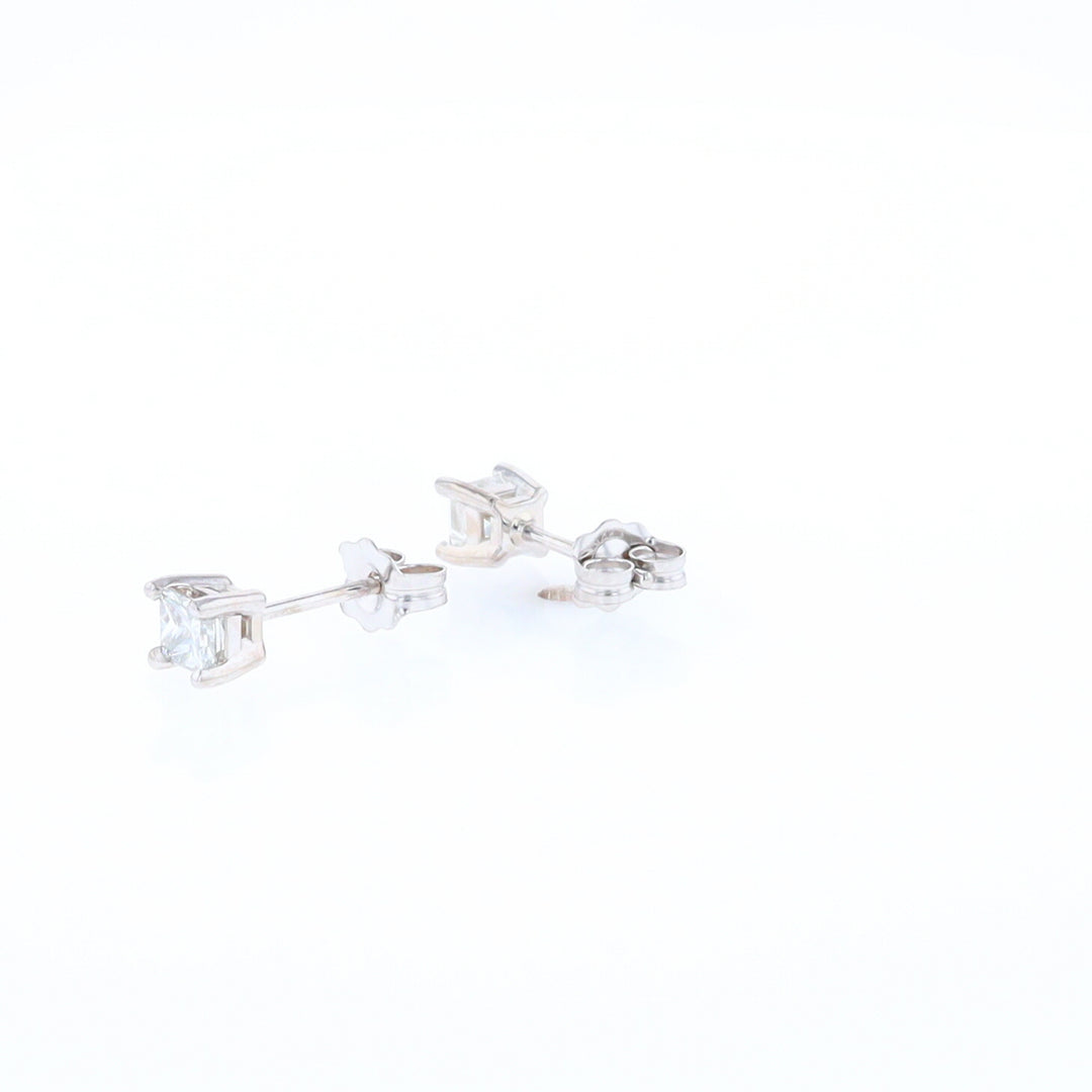 0.51ctw Diamond Stud Earrings