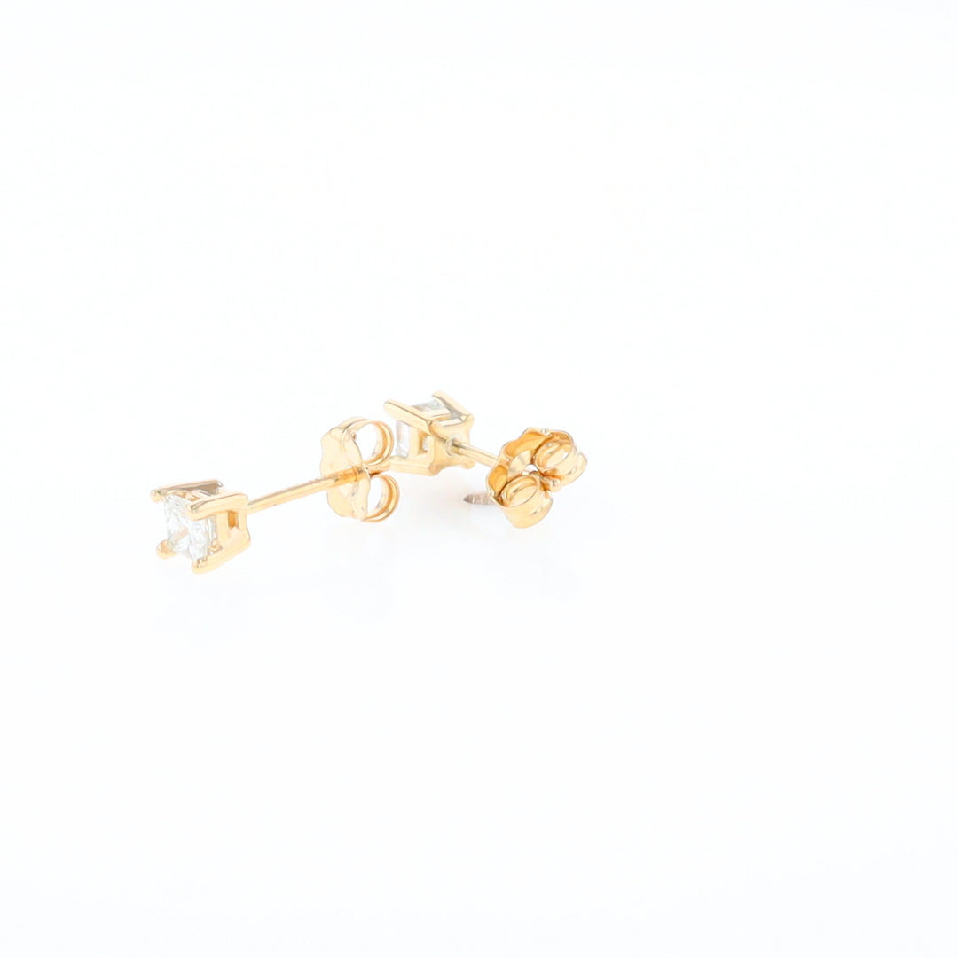 0.39ctw Diamond Stud Earrings