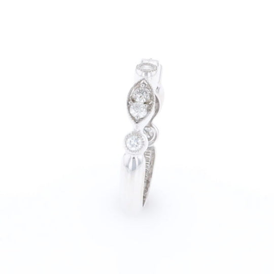 Simply Vintage Wedding Band (White Gold)