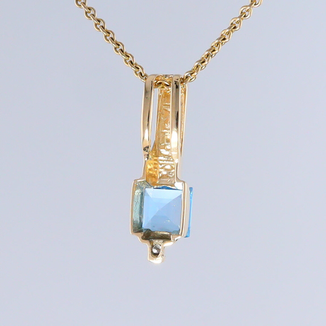 Opal Pendant Rectangle Inlaid with Peridot and 0.03ctw Round Diamond