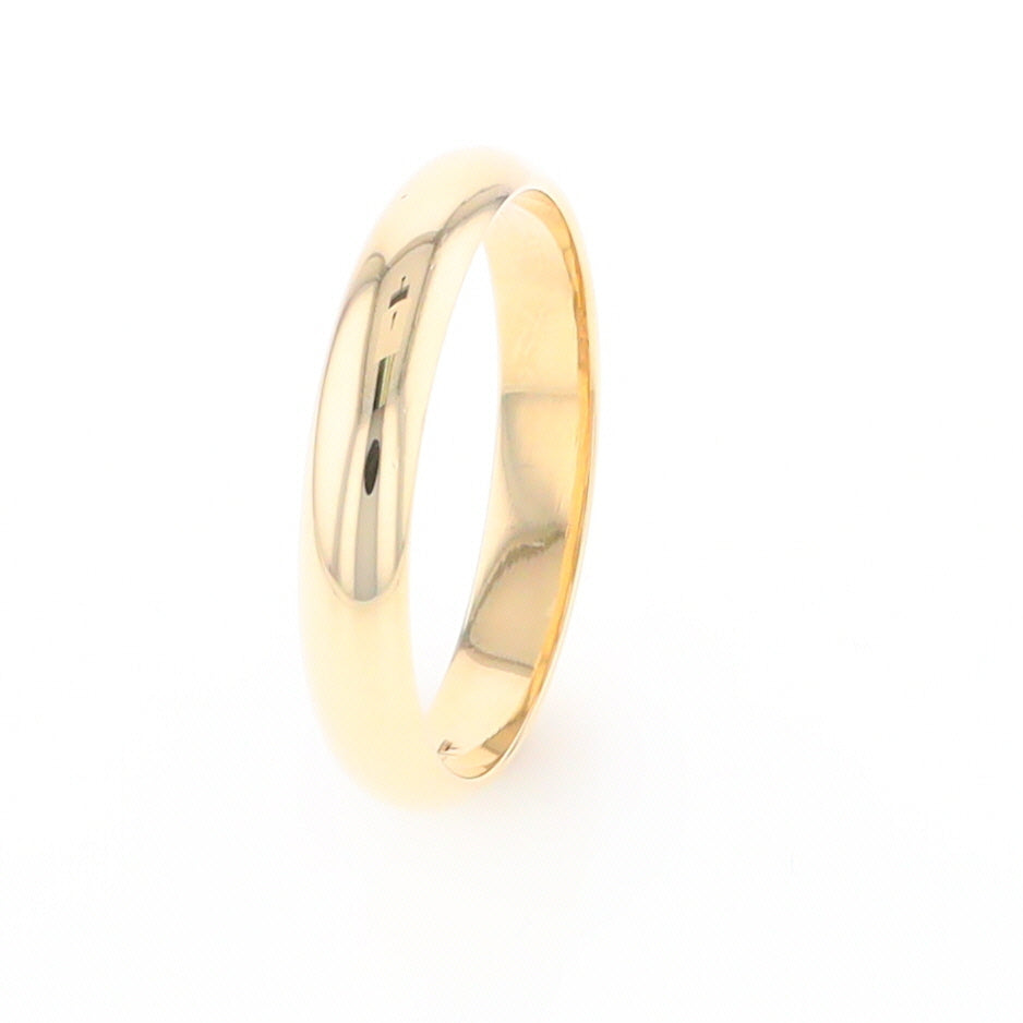 Plain Gold Men's Wedding Band