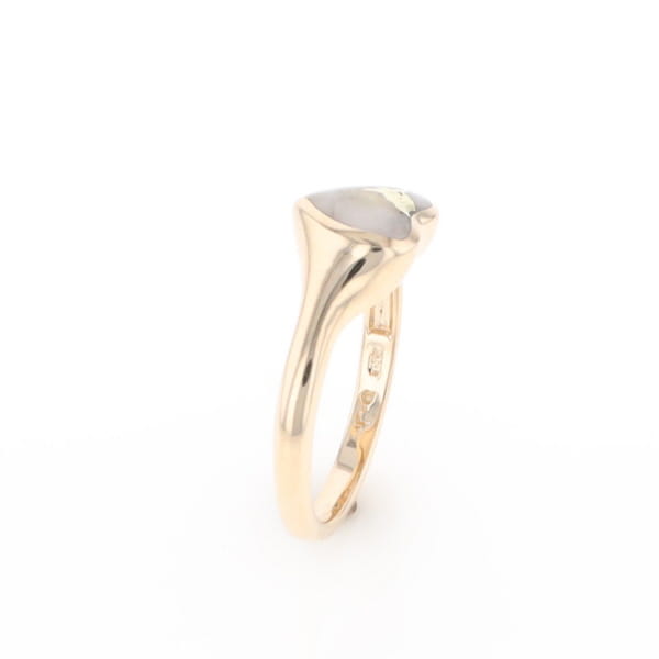Gold Quartz Ring Heart Shape Inlaid Design