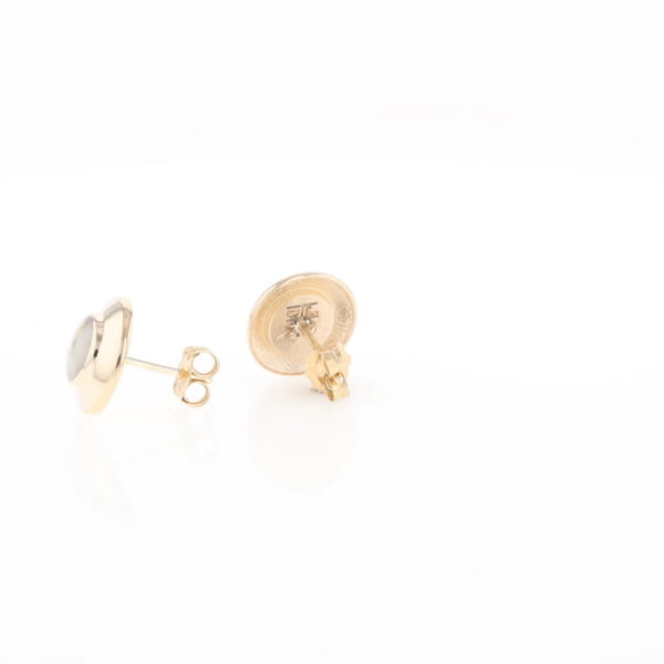 Gold Quartz Earrings Round Inlaid Design