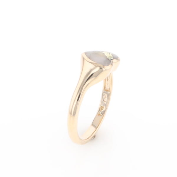 Gold Quartz Ring Heart Shape Inlaid Design