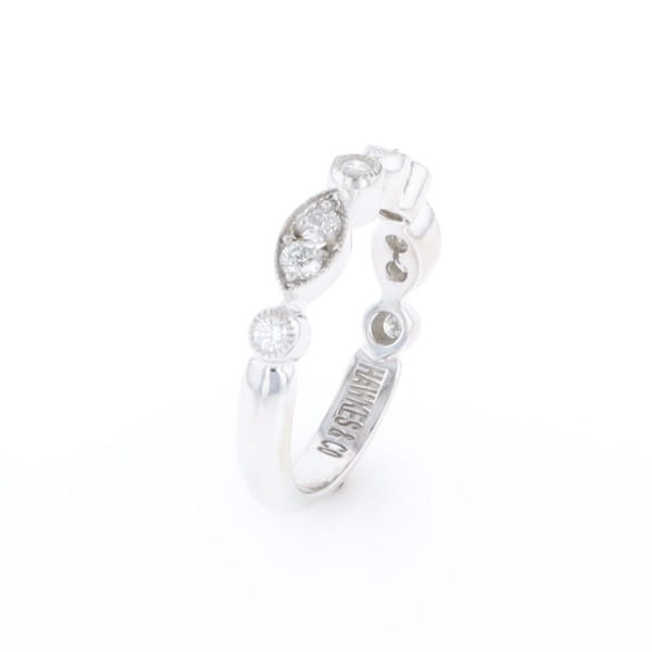 Simply Vintage Wedding Band (White Gold)