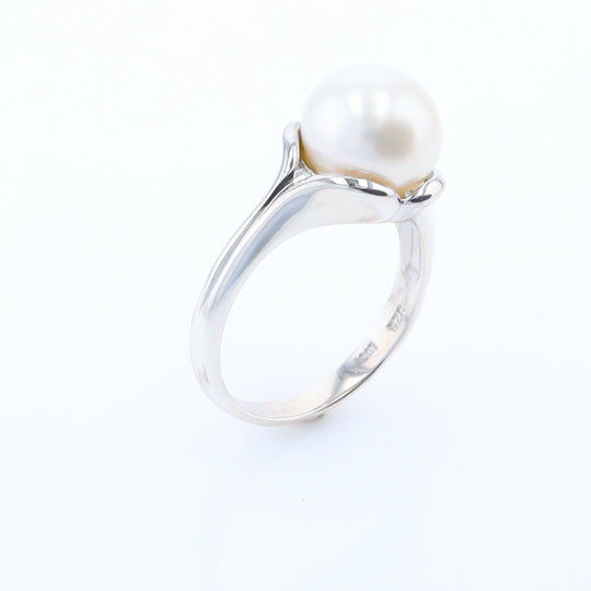 Solitaire Pearl Ring