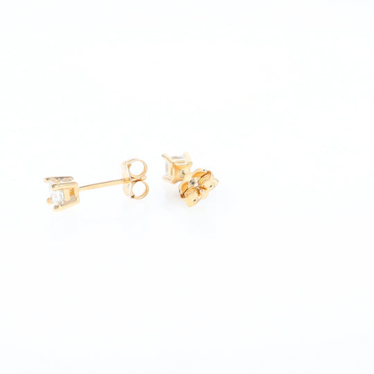 0.39ctw Diamond Stud Earrings