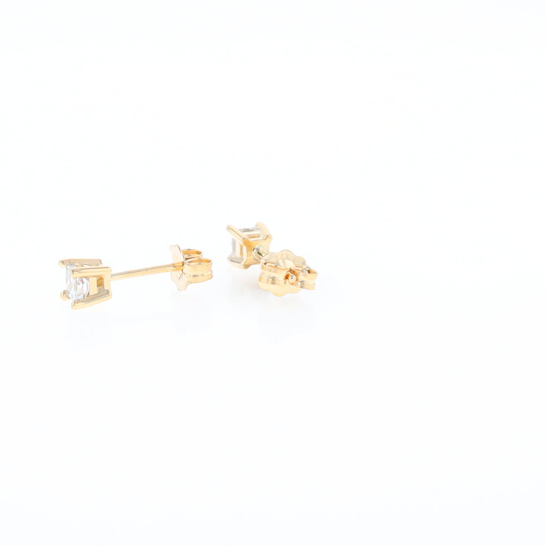 0.38ctw Diamond Stud Earrings