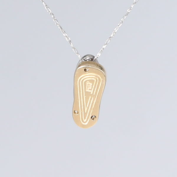 Opal Pendant Inlaid Single Sandal Design