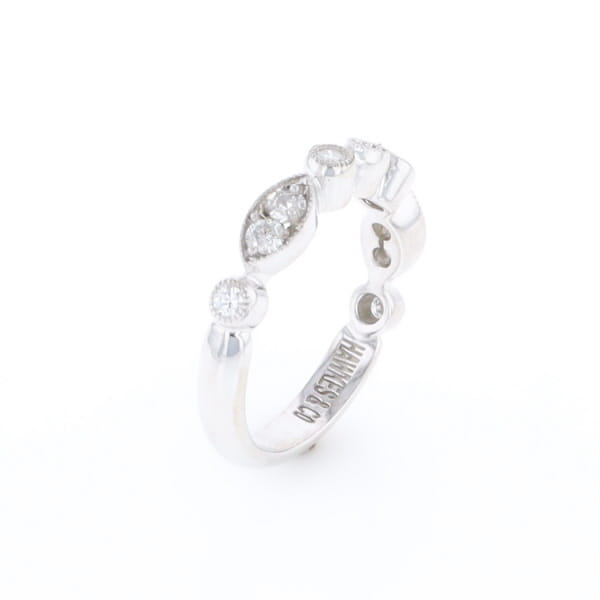 Simply Vintage Wedding Band (White Gold)