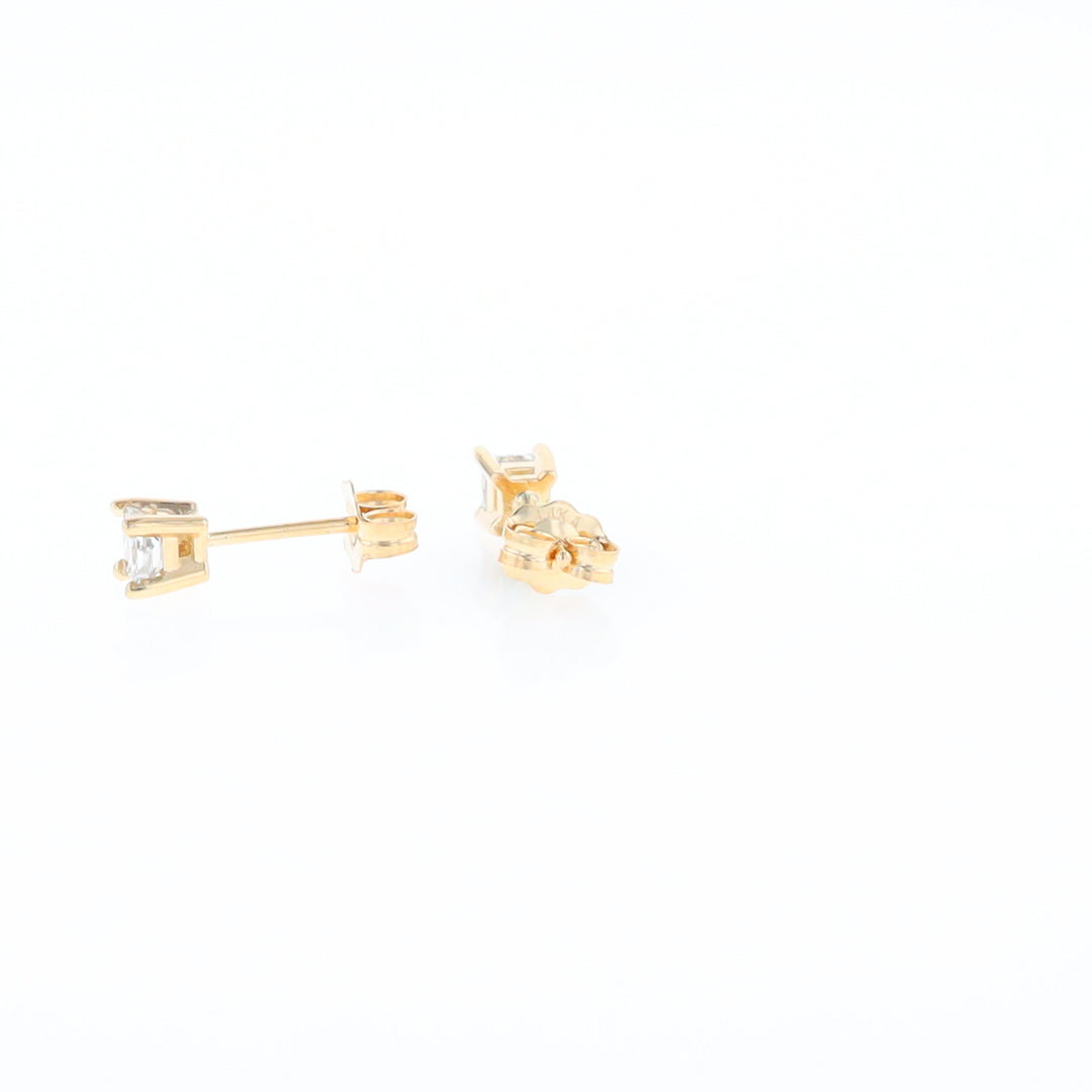 0.38ctw Diamond Stud Earrings