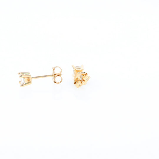 0.39ctw Diamond Stud Earrings