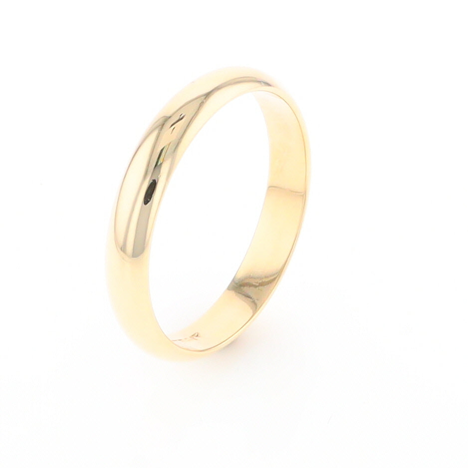 Plain Gold Men's Wedding Band