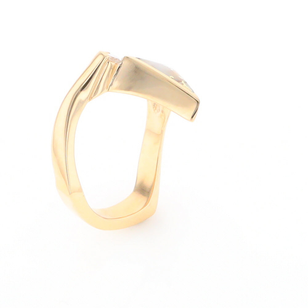 Gold Quartz Ring Triangle Inlaid Design With .14ctw Round Diamonds