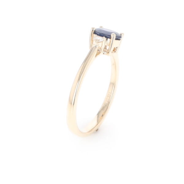 Oval Sapphire Ring With 2 Accent Diamonds