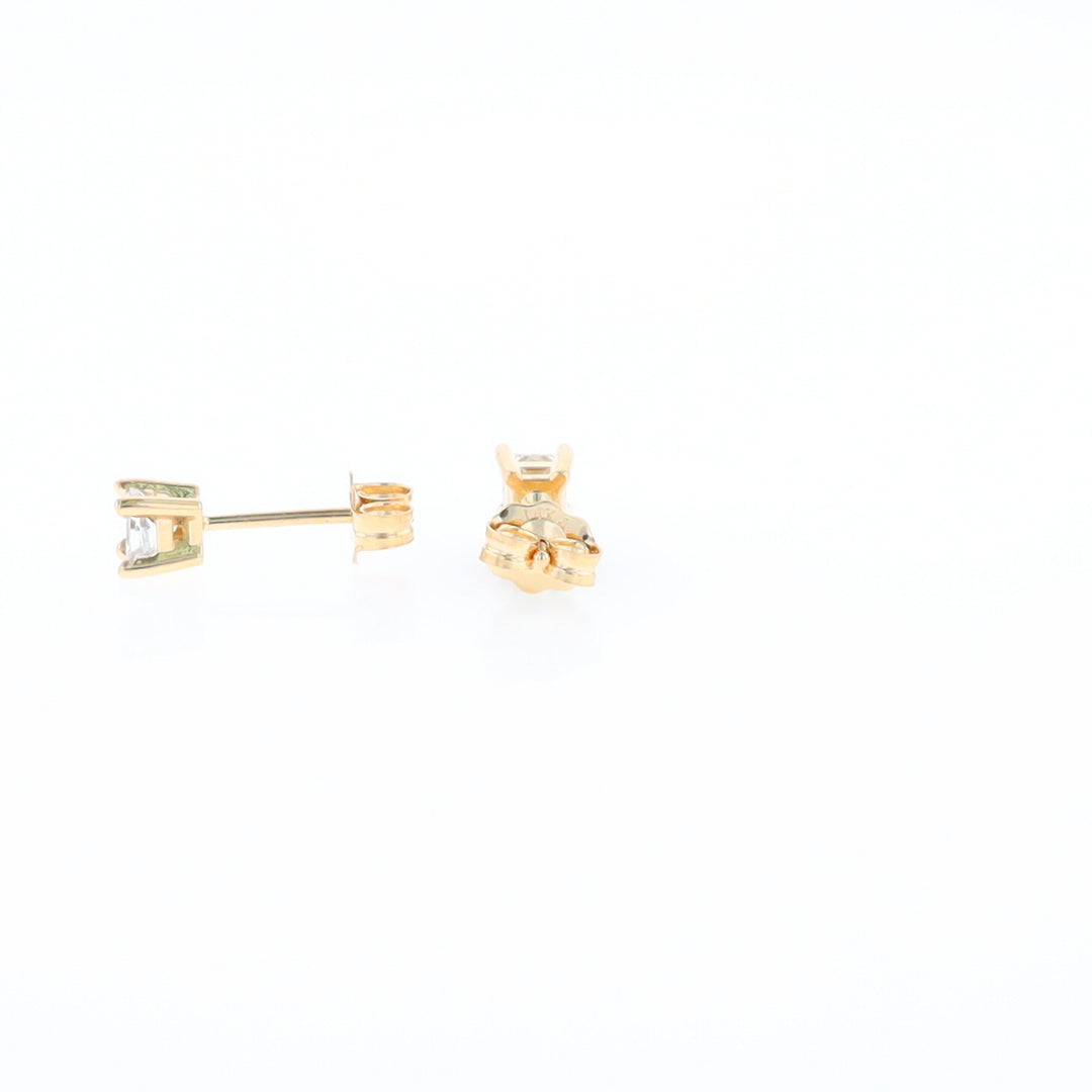 0.38ctw Diamond Stud Earrings