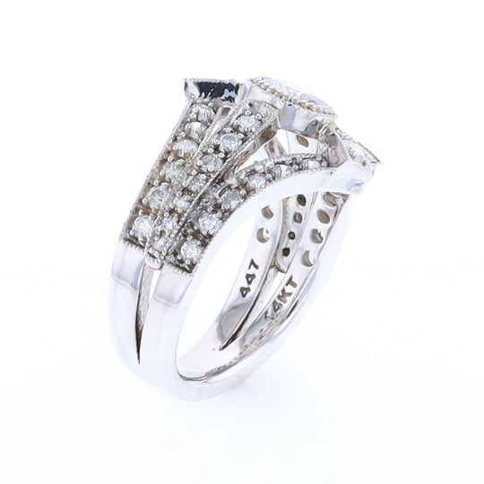 The Queen's Ring - Salt and Pepper