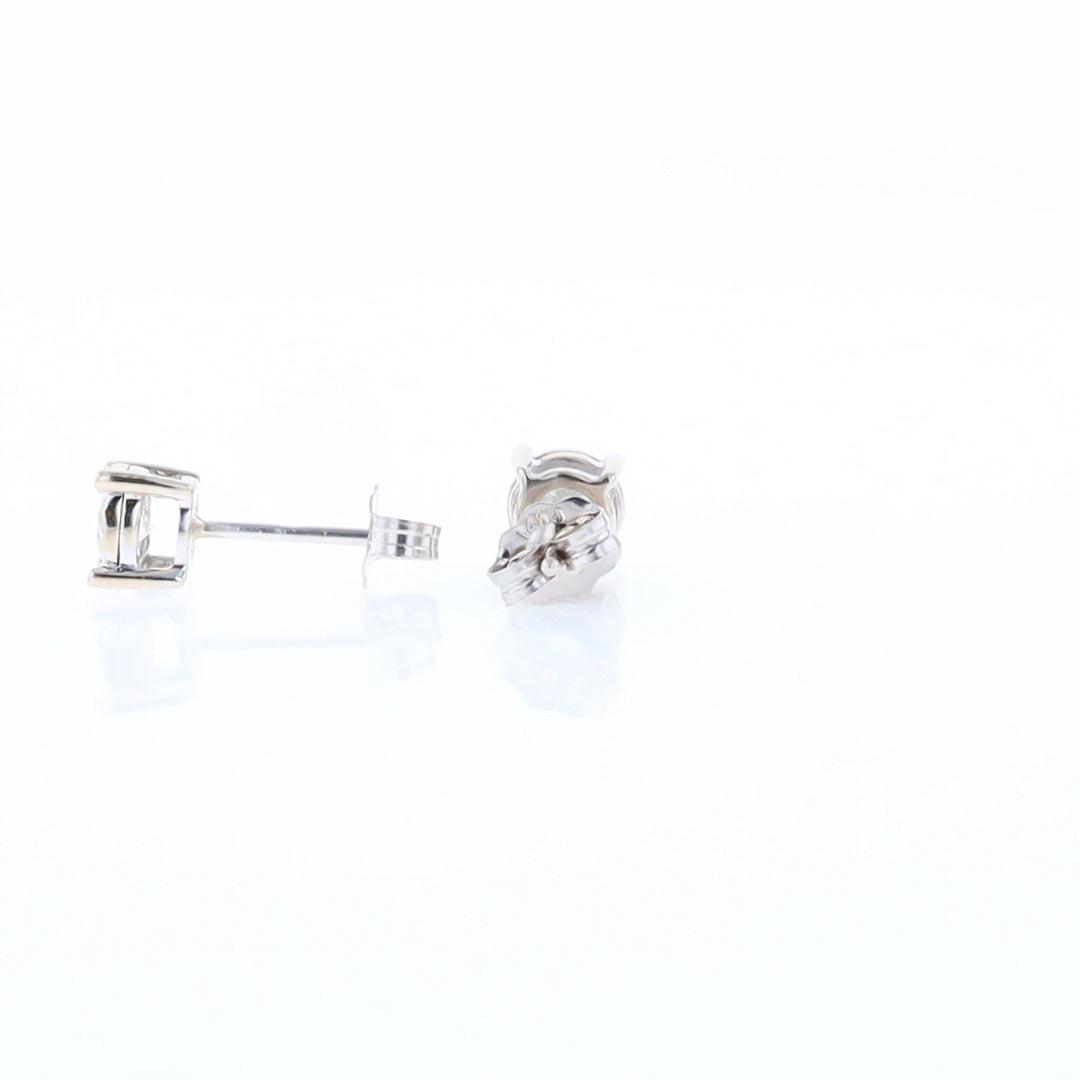 0.34ctw Diamond Stud Earrings