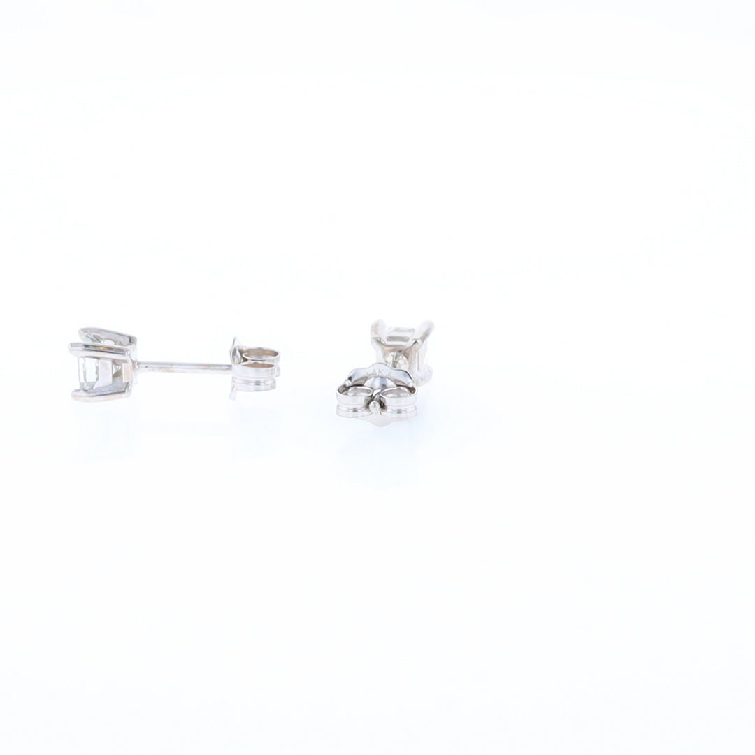 0.51ctw Diamond Stud Earrings