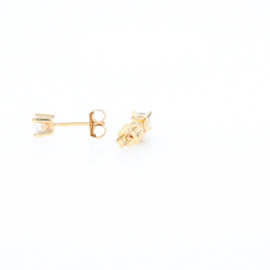 0.39ctw Diamond Stud Earrings