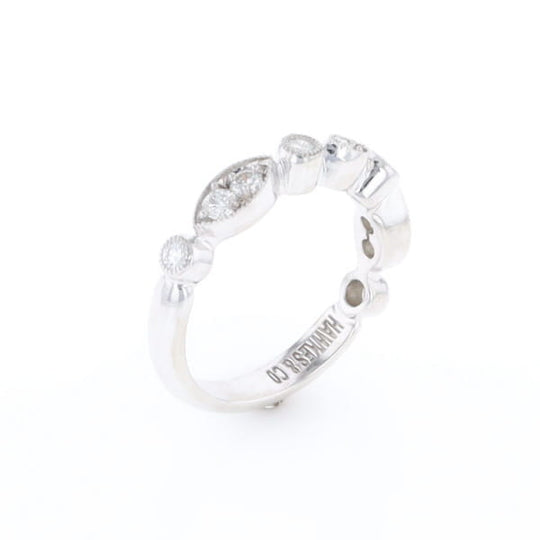 Simply Vintage Wedding Band (White Gold)
