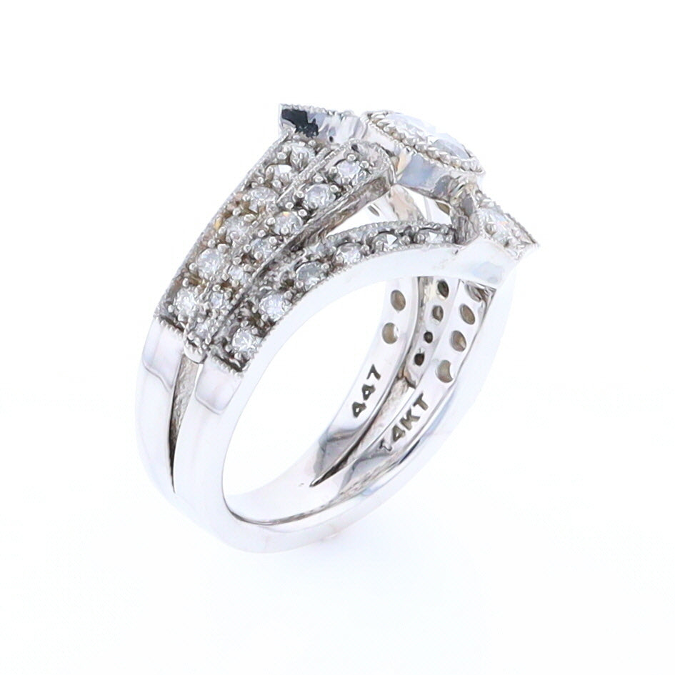 The Queen's Ring - Salt and Pepper