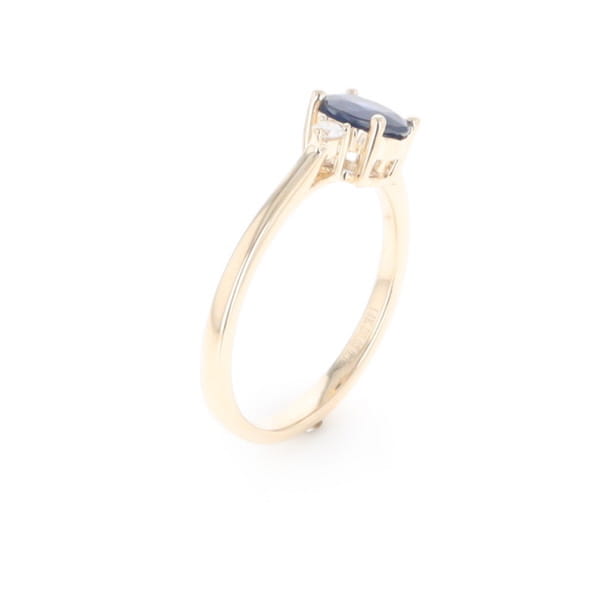 Oval Sapphire Ring With 2 Accent Diamonds