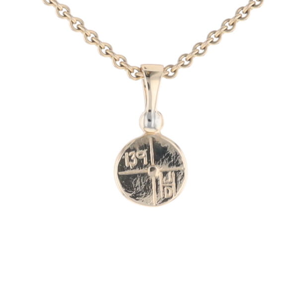 Round Gold Quartz Inlaid Pendant