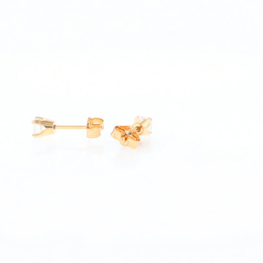 0.34ctw Diamond Stud Earrings