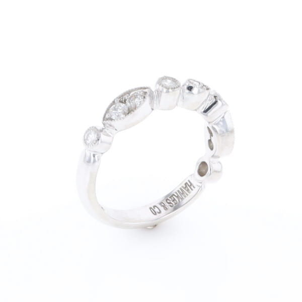 Simply Vintage Wedding Band (White Gold)