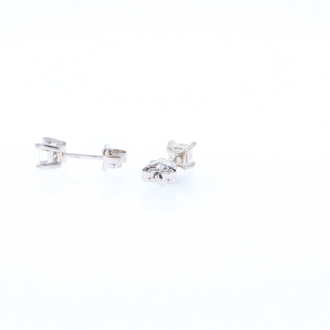 0.51ctw Diamond Stud Earrings